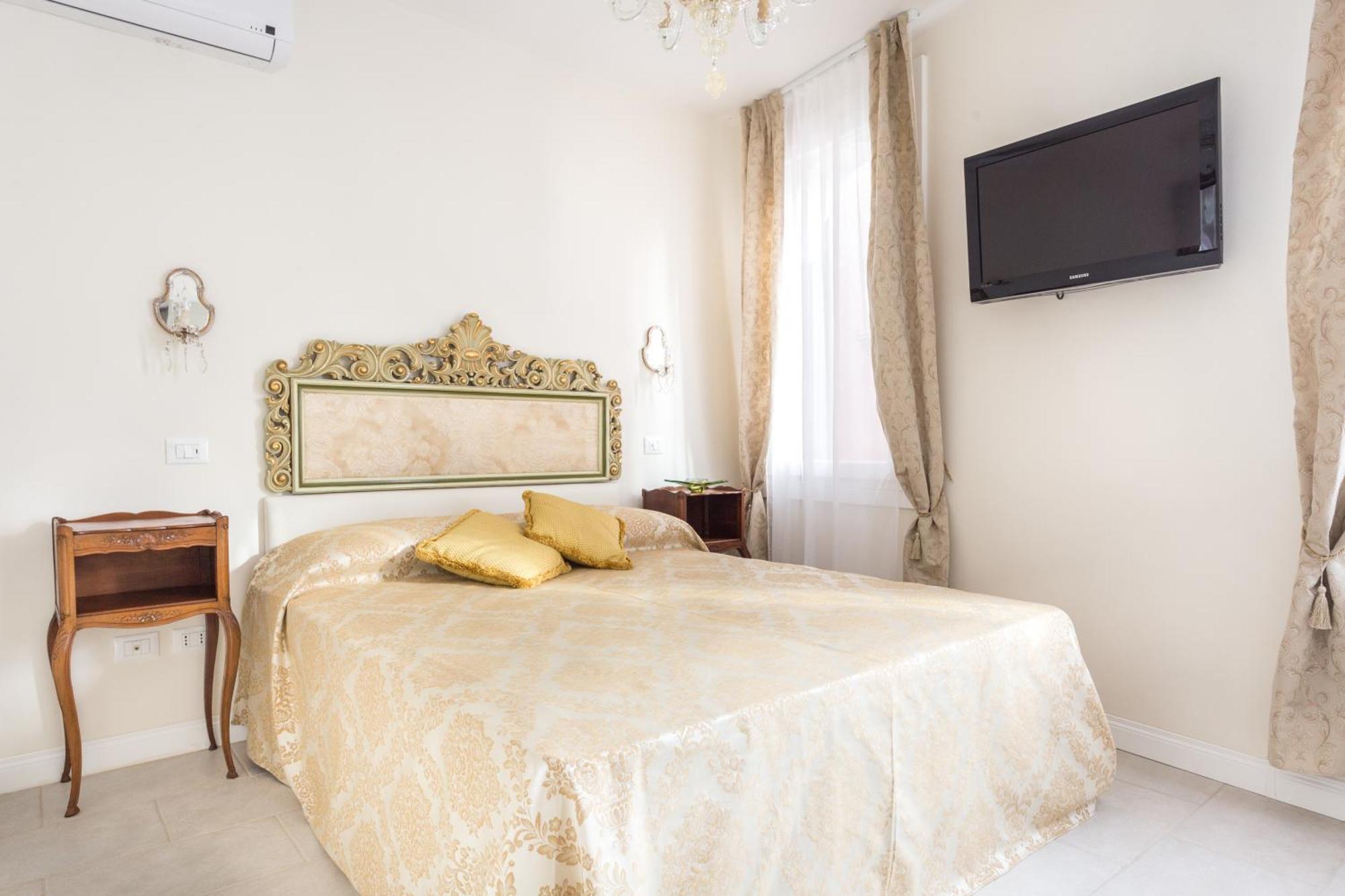 Michelle In Charming Apartament *